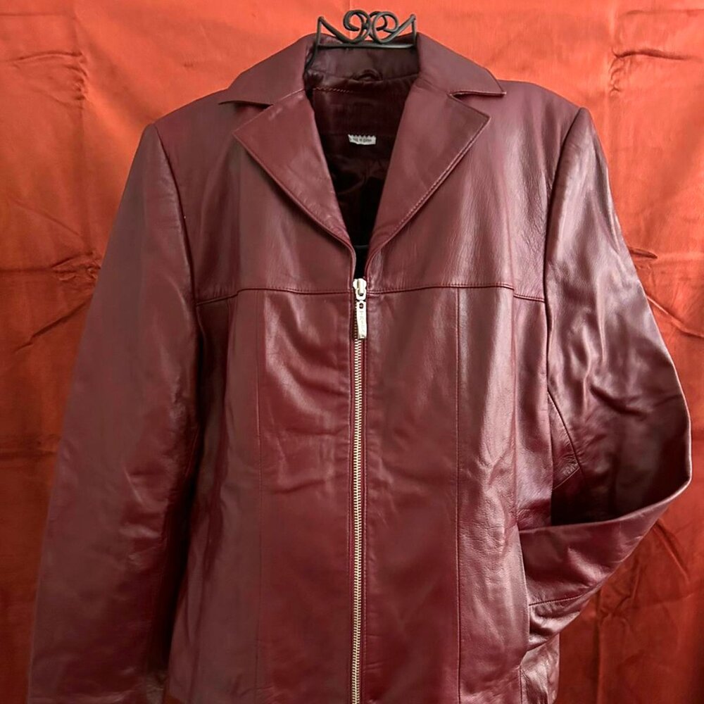 Stylish Burgundy Leather Jacket with Tribal Accents - [Size8]